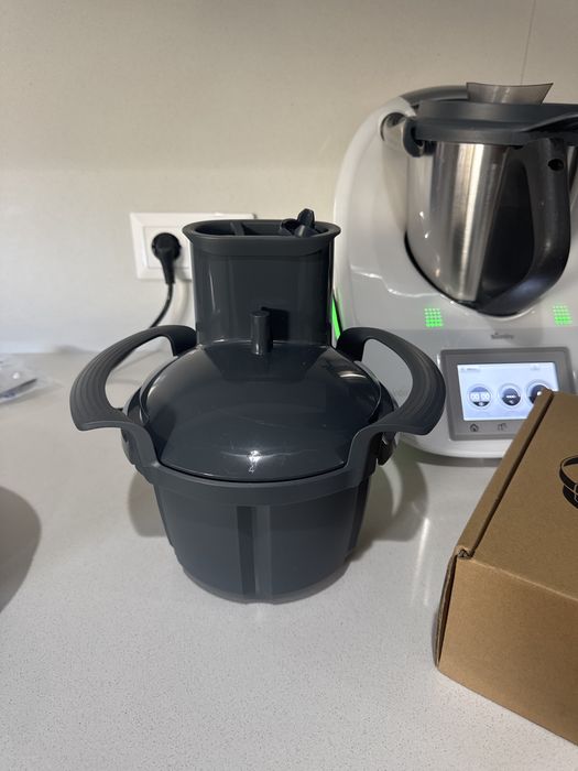 Bimby TM5 com cookkey, mandolina e espirilizador novos a estrear