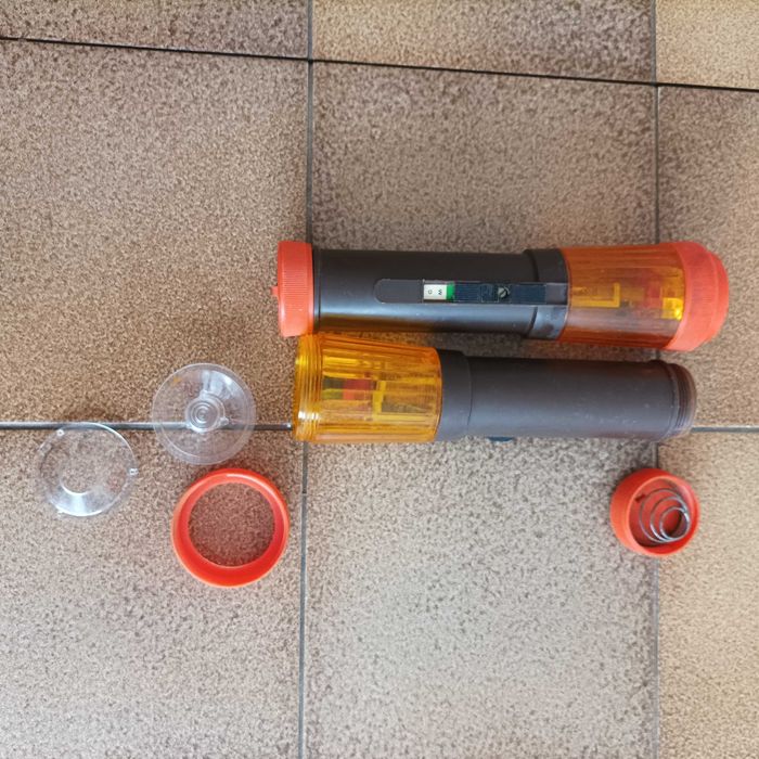 Latarka sygnalizacyjna turystyczno samochodowa LTS-1 z czasów PRL nowa