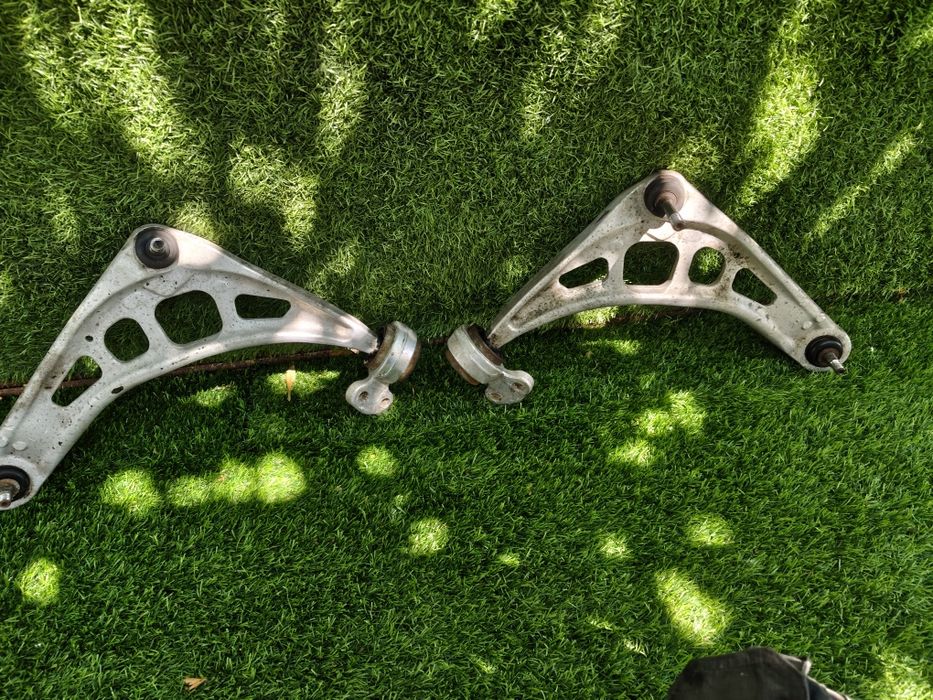 Braços suspensão dianteiros com sinoblocos para bmw E46