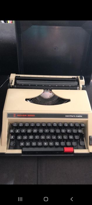 Maquina de escrever Rover 5000 com quase 50 anos