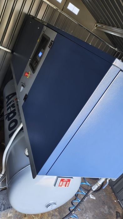 Kompresor śrubowy  airpol kt11 z osuszaczem i falownikiem 11KW