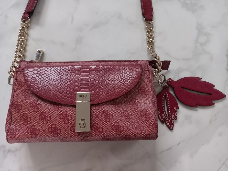 Torebka Guess w logo