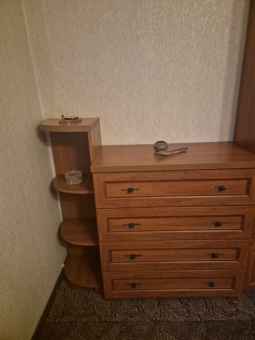 Meblościanka plus 2 komody mozna osobno