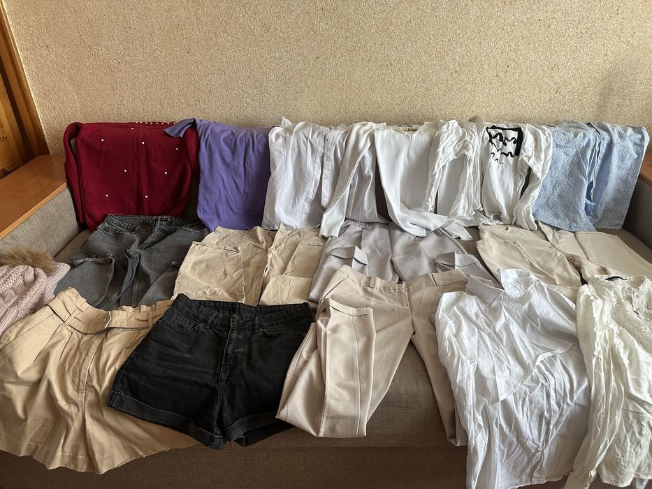 Жіночій одяг S , Брюки, джинси, шорти, сорочки, шапка, блузи