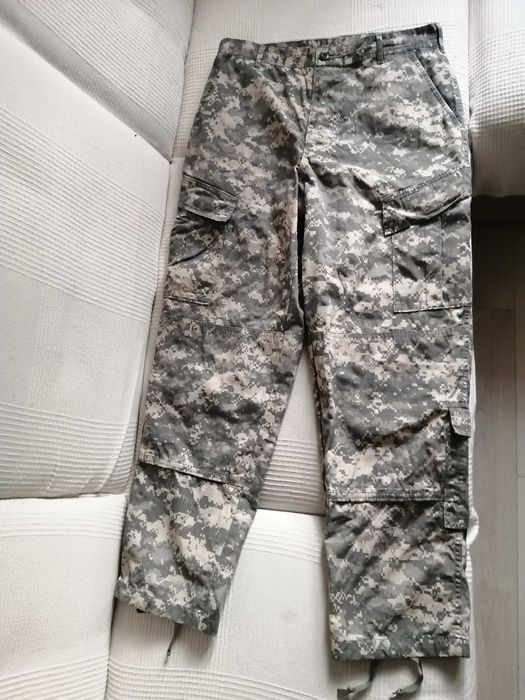 Spodnie wojskowe US Army ACU UCP medium-regular oryginał