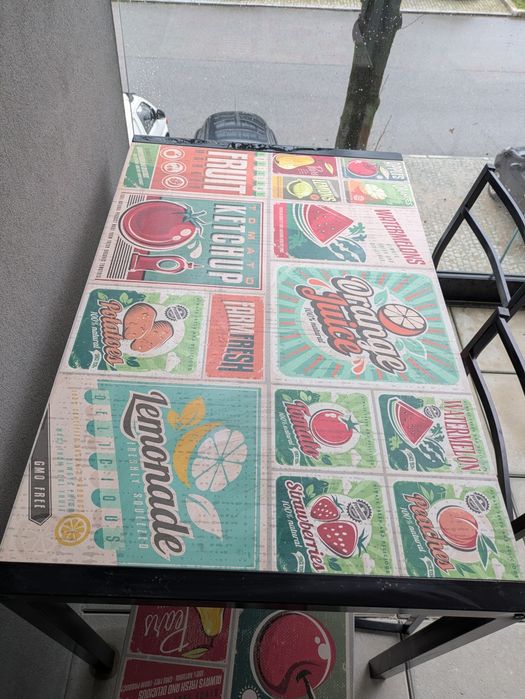 Mesa de exterior com 4 cadeiras