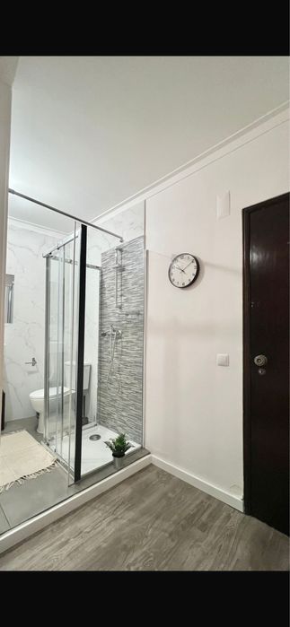 Quarto pra casal margem sul em barreiro aceita criança ent. Imediata.