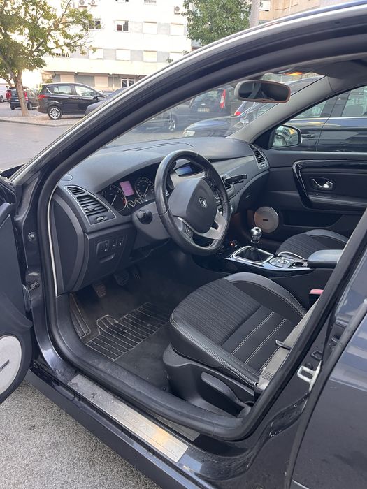 Renault Laguna 2.0 dCi (2008) - Matrícula Francesa / Documentos em Dia