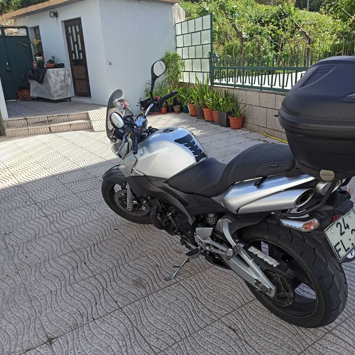Mota Suzuki GSR 600