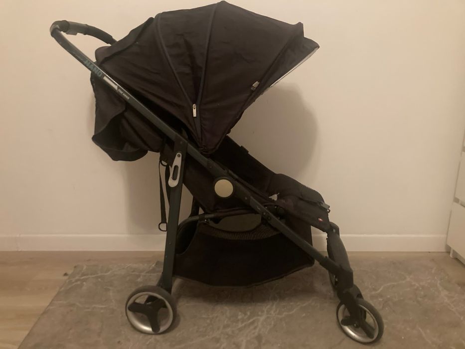 Wózek dziecięcy typu spacerówka