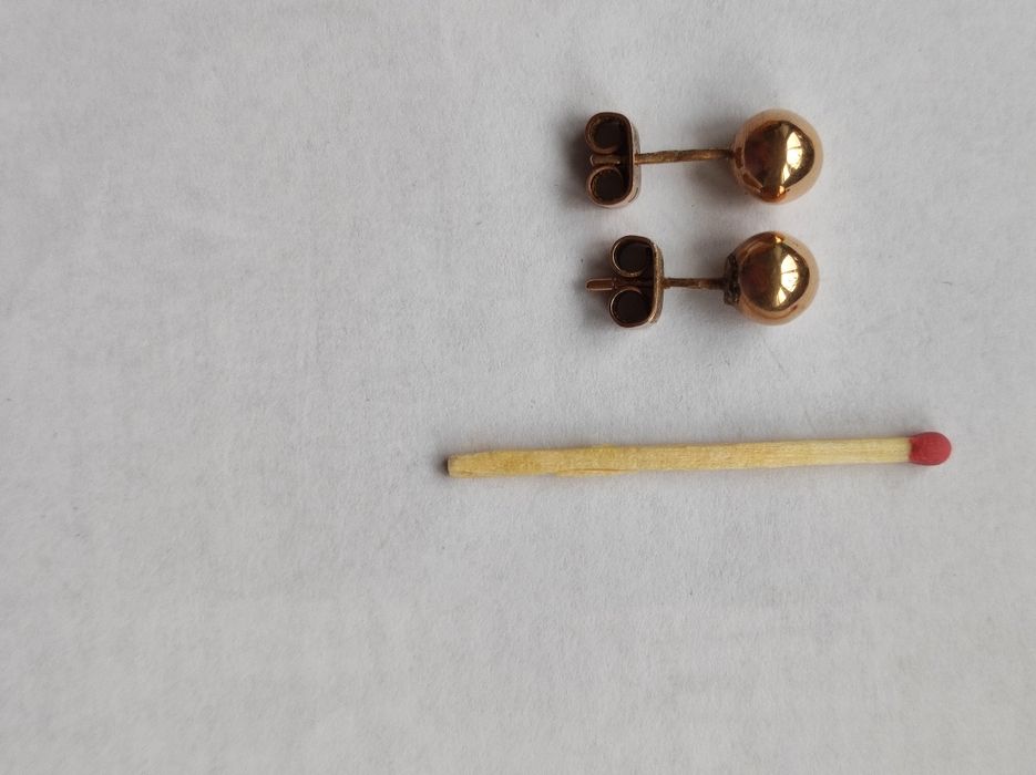 Кольца:золото с жемчугом,с сапфиром; с платиной; серьги золотые;