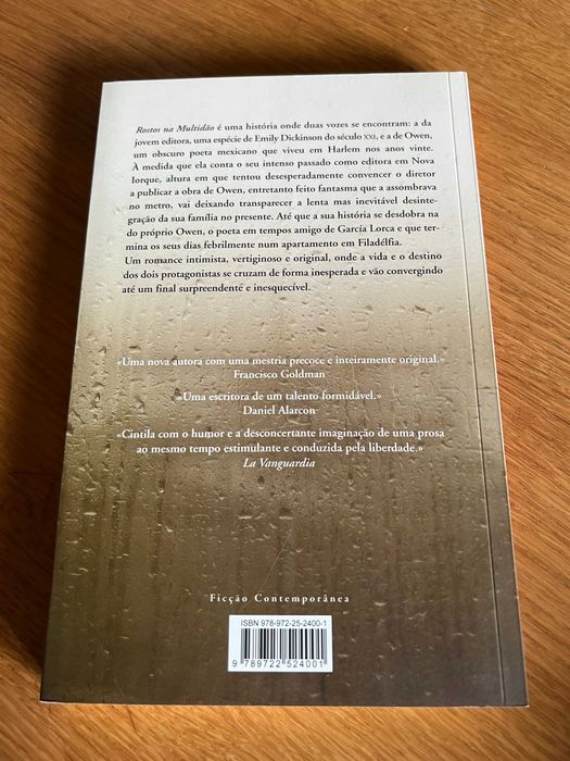 ROSTOS NA MULTIDÃO     Valeria Luiselli