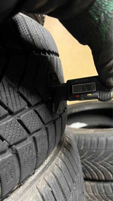 Комплект зимової гуми 225/55/17