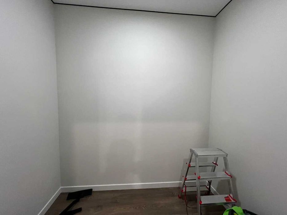 Укомплектована двокімнатна з видом на гори