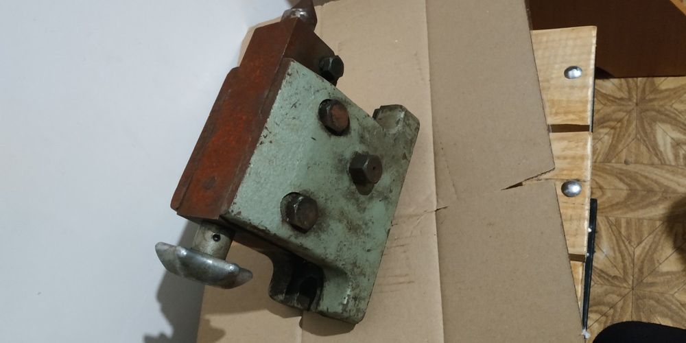 Задня бабка УДГ 250.