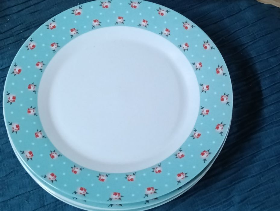 Pratos de porcelana Kasa , Sofia460988994427310080
