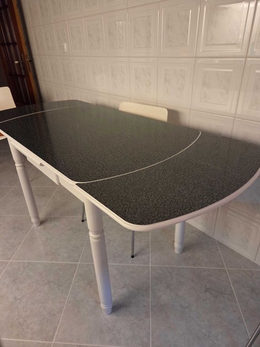 Mesa de cozinha extensivel com cadeiras
