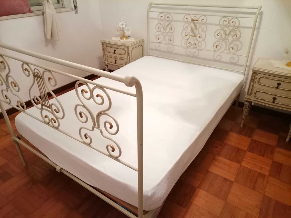 Quarto completo vintage (c/ cama de ferro)