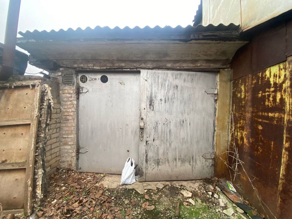Продаю гараж за рынком 173 квартала Кривой Рог