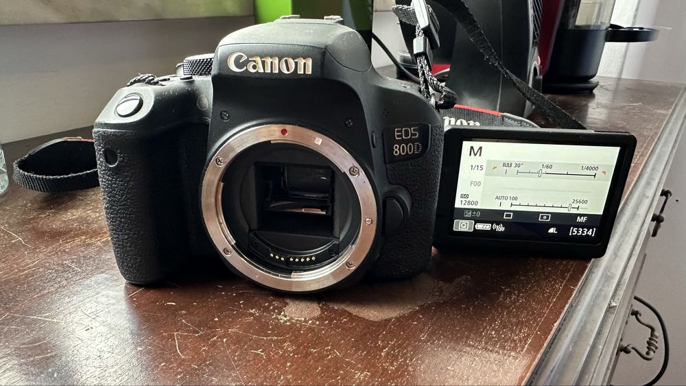 Canon 800D (corpo)