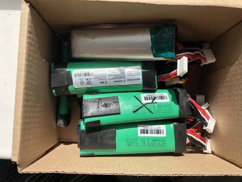 Запчастини до колонки JBL Flip 4