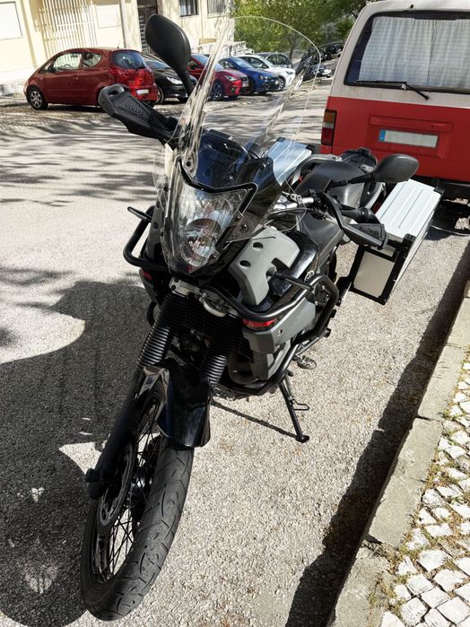 Yamaha XT660Z Ténéré com setup completo de viagem e muitos extras