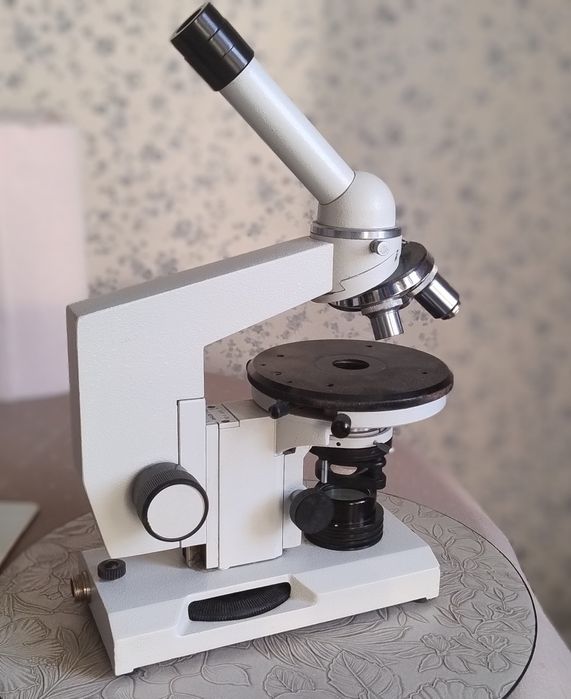 Микроскоп монокулярный Ломо-Микмед 1 ВАР 1-20.