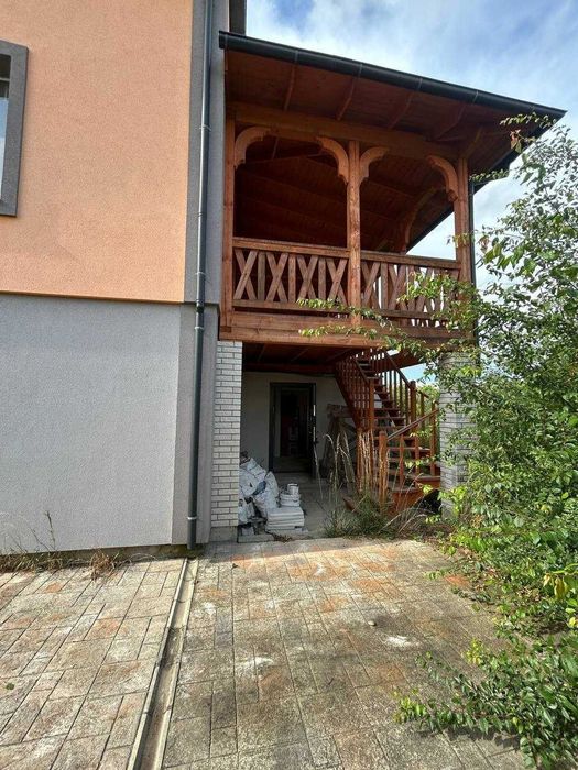 Будинок з чорновим ремонтом с. Черніїв!