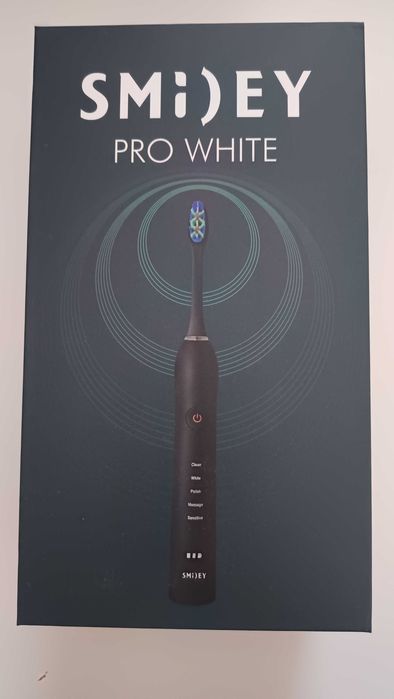 Nowa szczoteczka soniczna Smiley Pro White – pełny zestaw