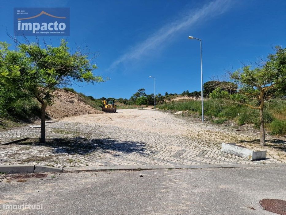 Lote de Terreno C/ 352 m2, Urb. das Fontainhas, Alenquer — Alenquer (Santo Estêvão E Triana), Lisboa
