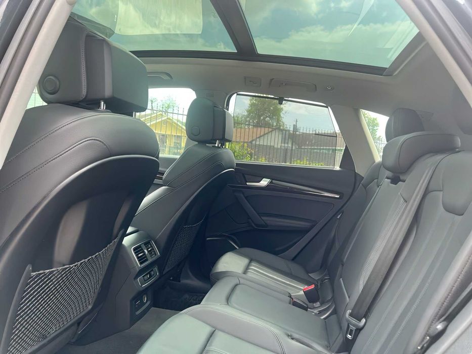 Audi Q5      2020