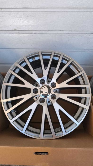 Felgi aluminiowe Skoda Octavia MK4 Vw Audi 18" 5x112 Et49 (OL763F)