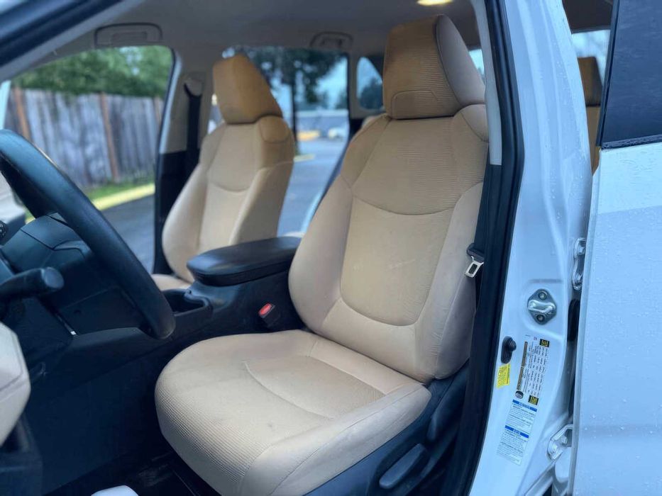 Toyota RAV4      2022