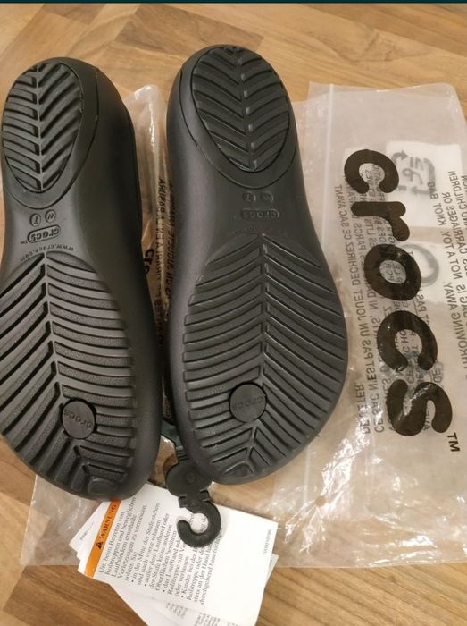 Crocs Serena Flip W7.   37-38