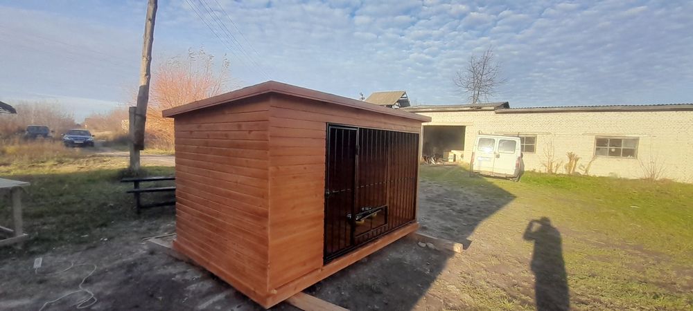 Зручний та теплий вольєр для собаки можна замовити у нас.Ми прий