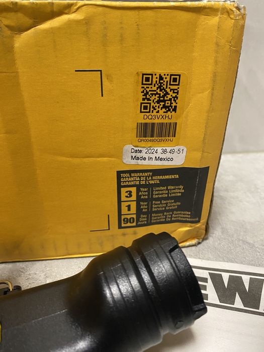 DeWALT DCW200 20Vmax акумуляторна безщіткова шліфмашина Made in Mexico