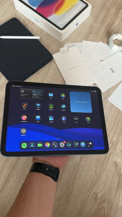 Apple Ipad 10 gen. niebieski 64gb pudełko idealny stan + etui + rysik