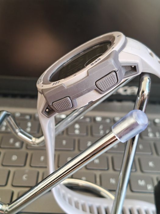 Garmin instinct solar фіолетовий