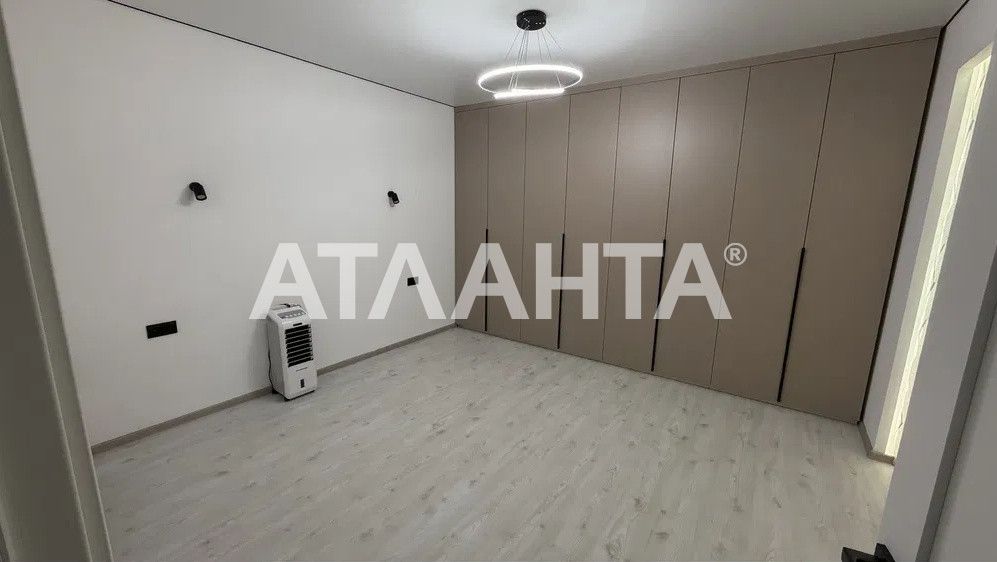 В продаже дом-таунхаус в Червоном хуторе мебель и техника