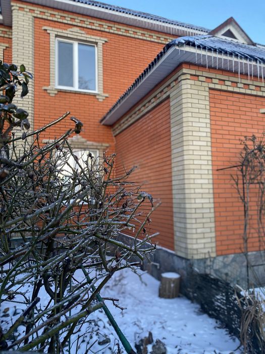 Продам будинок в центрі селища Градизьк Полтавська обл