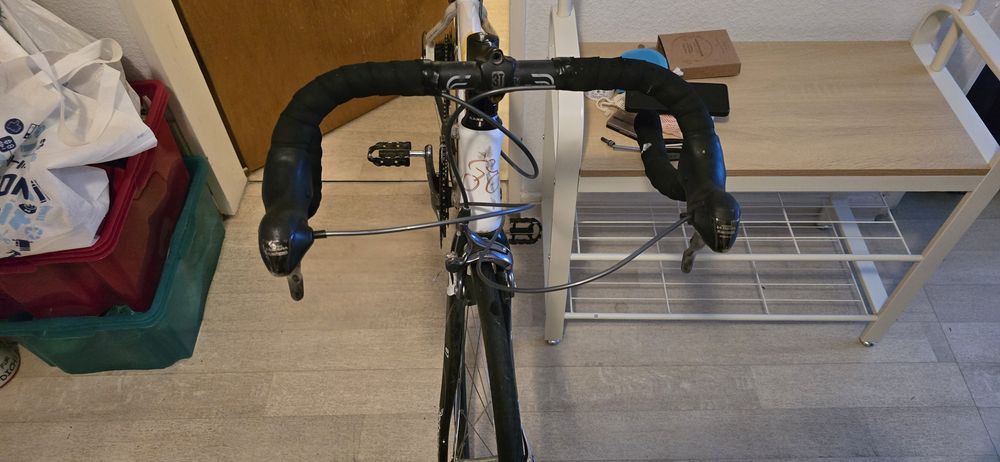 Шосеинний велосипед. Carbon частично