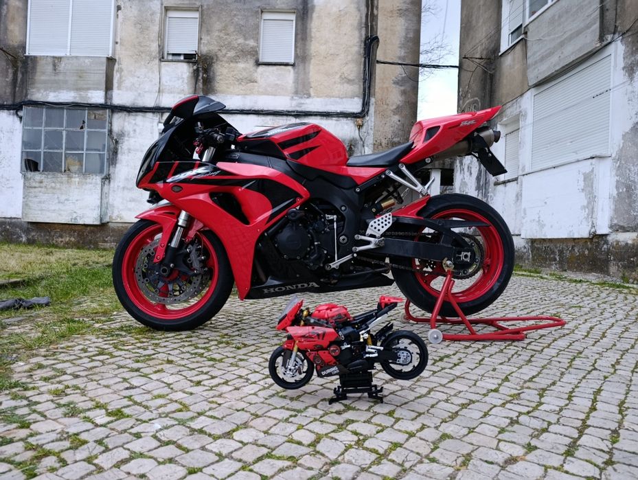 honda  cbr 1000 rr