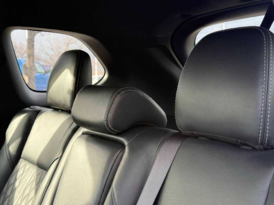 Mitsubishi Outlander Hybrid      2022