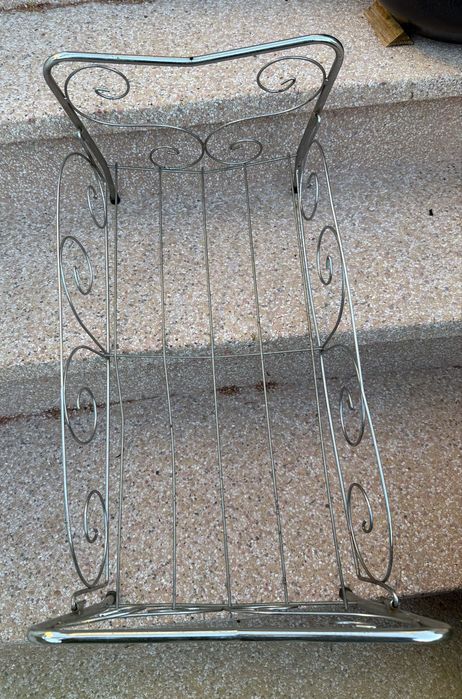 Cama de bonecas em metal