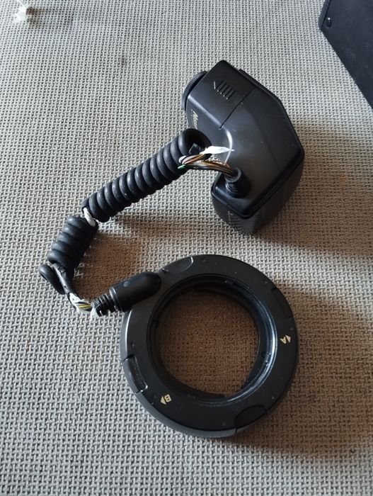 Nissin MF18 flash macro anelar , para reparar