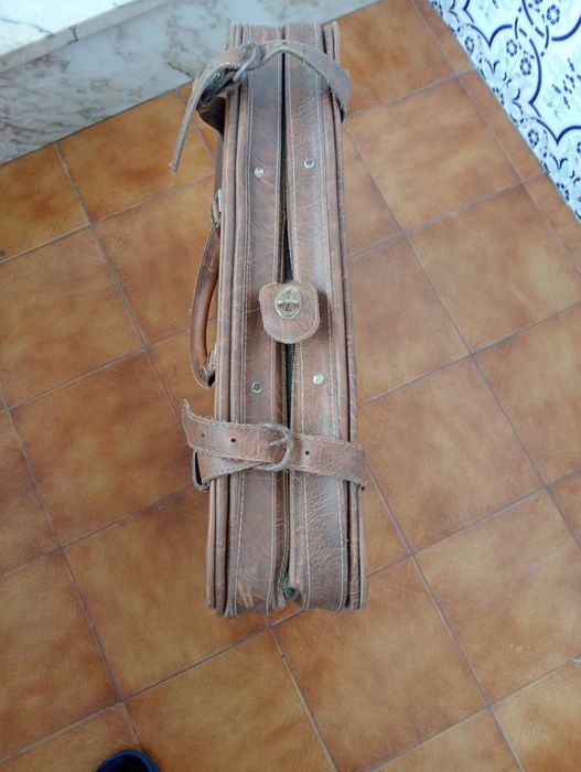 Mala  de viagem muito antiga