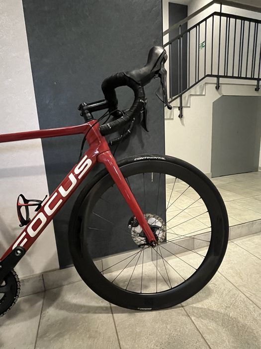 Focus isalco max 8.8 r.56 / 2023 / Karbonowe kola Novatec 50mm