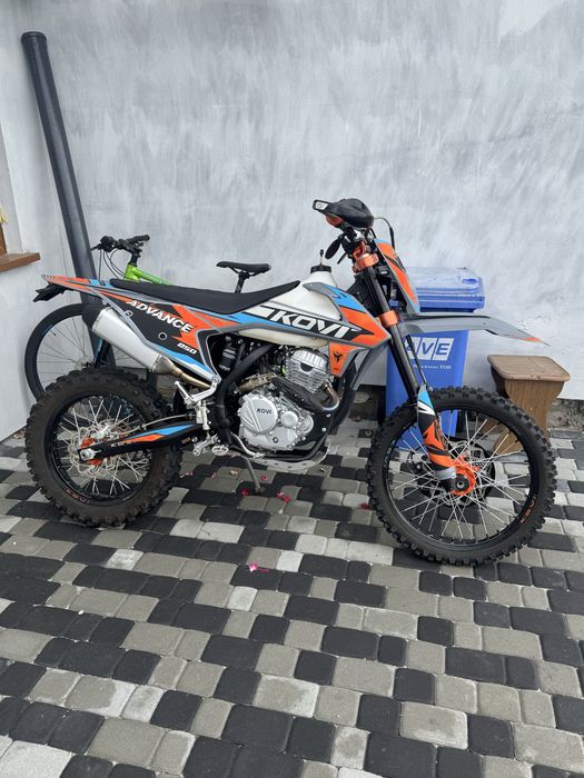 По ГАЙКАХ!Kovi Advance 250