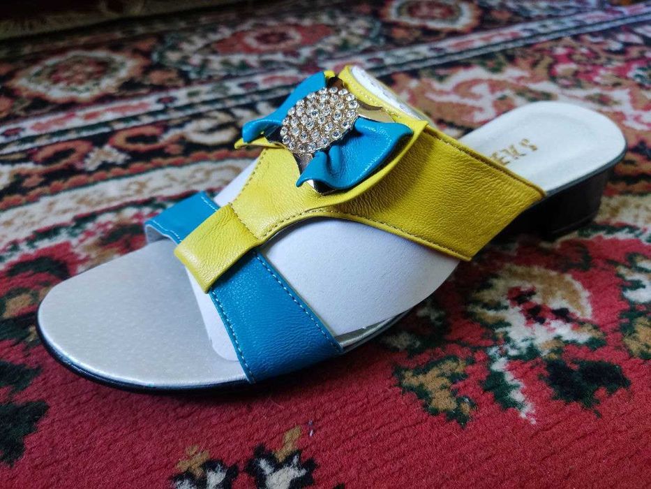 Шльопанці (босоніжки) шкіра 39 розмір