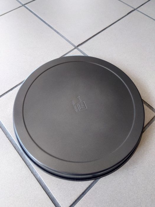 Blacha do pieczenia Pizzy Forma Okrągła 32 x 3,6 cm 2,1L Nowa